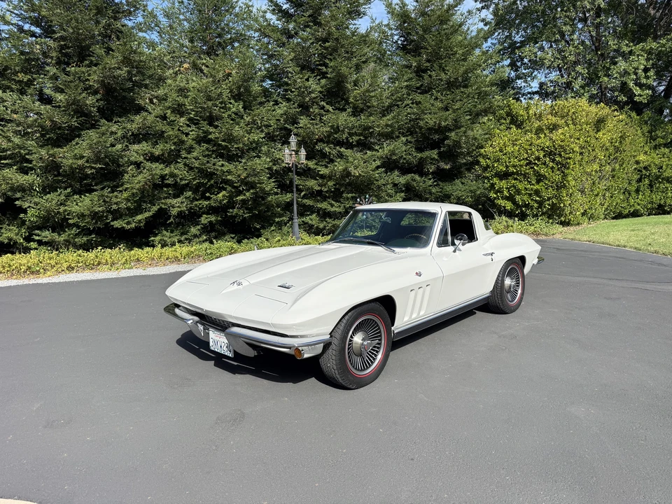1966 Chevrolet Corvette C2 - Image 2 of 31