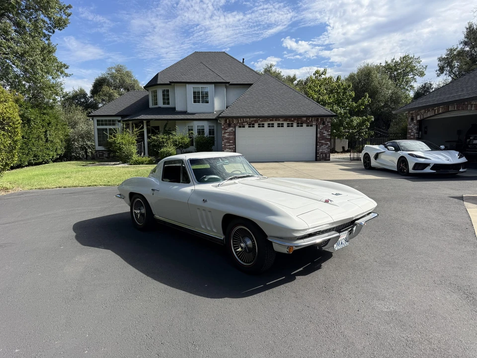 1966 Chevrolet Corvette C2 - Image 10 of 31