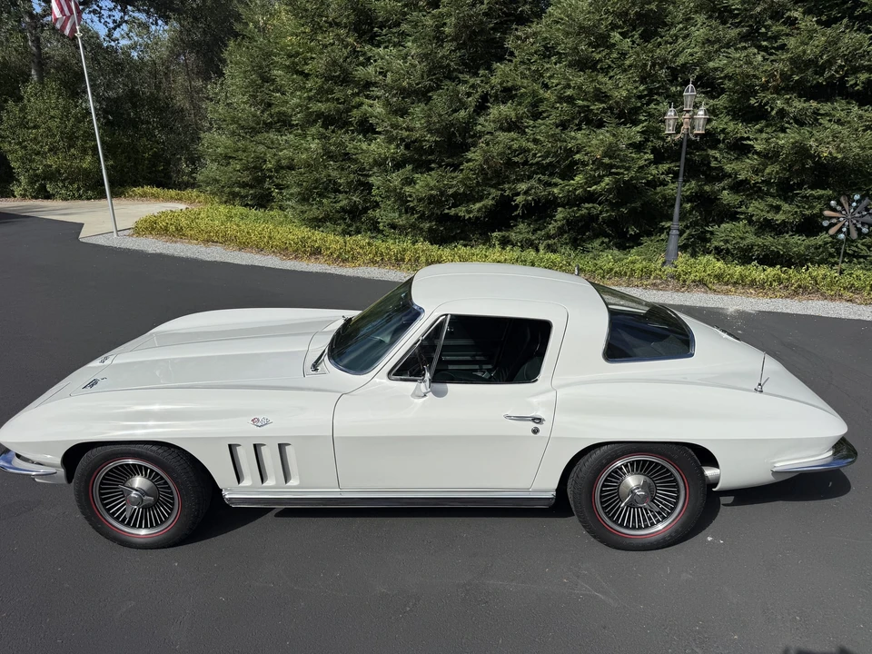 1966 Chevrolet Corvette C2 - Image 24 of 31