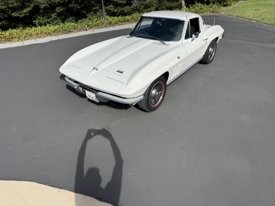 1966 Chevrolet Corvette C2 - Image 3 of 31