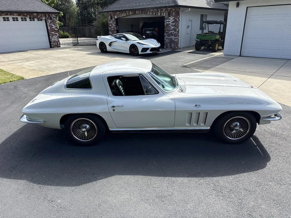 1966 Chevrolet Corvette C2 - Image 11 of 31