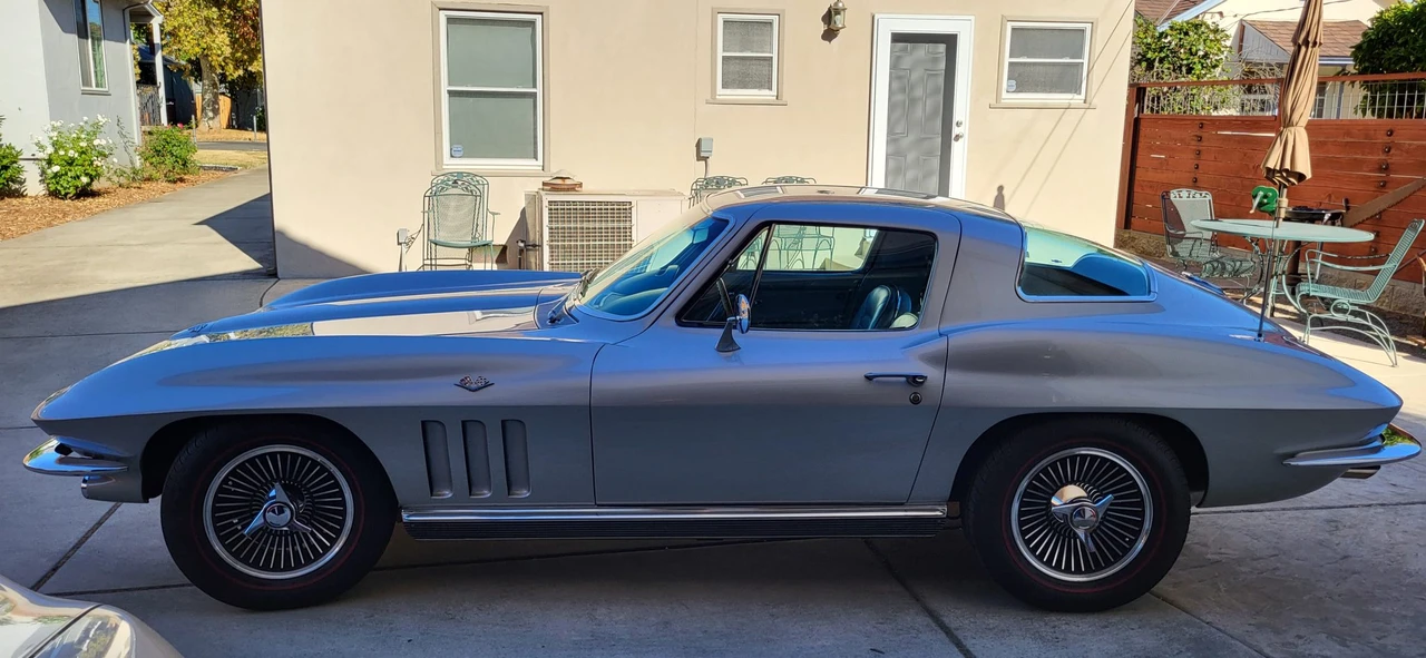 1966 Chevrolet Corvette C2 - Image 23 of 31