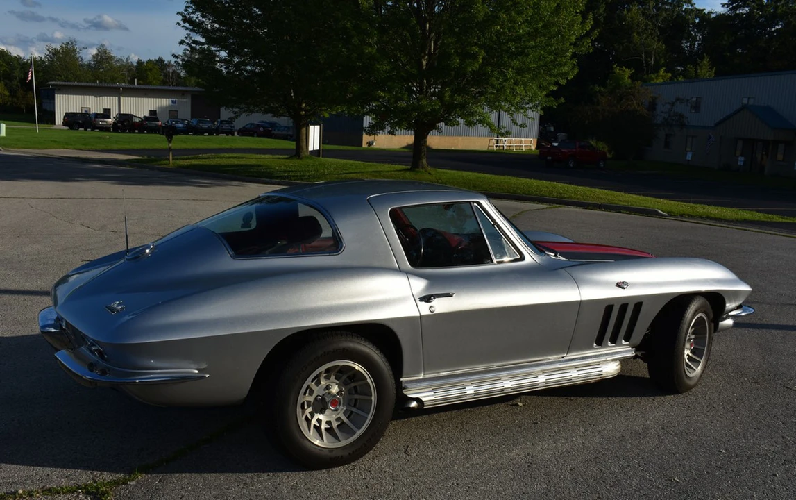 1966 Chevrolet Corvette C2 - Image 12 of 31