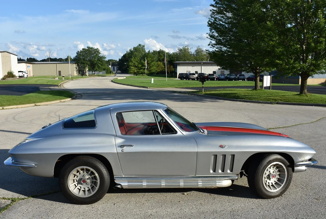 1966 Chevrolet Corvette C2 - Image 13 of 31