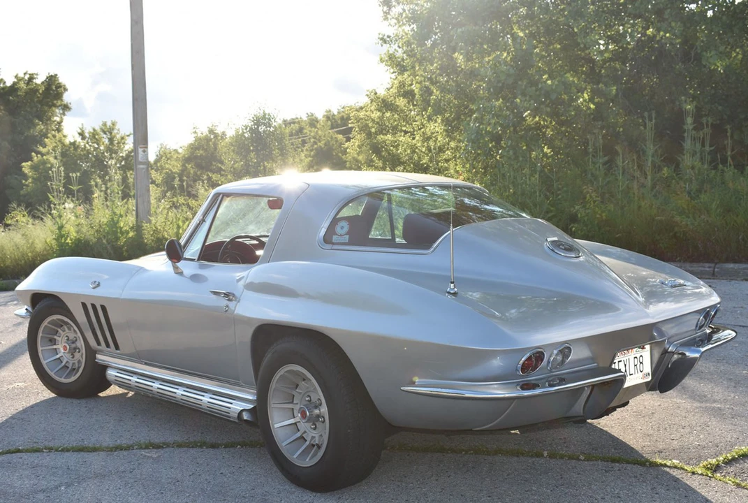 1966 Chevrolet Corvette C2 - Image 18 of 31