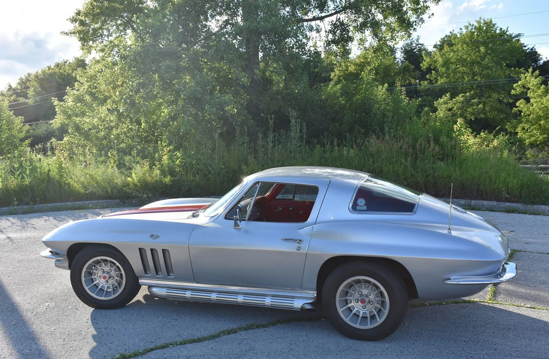 1966 Chevrolet Corvette C2 - Image 7 of 31