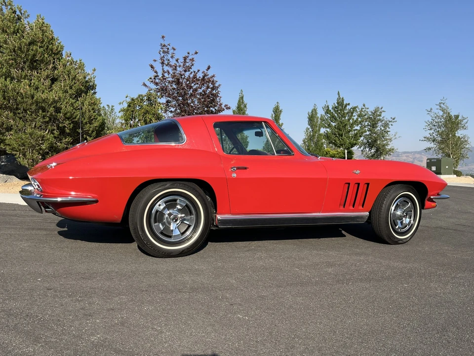 1966 Chevrolet Corvette C2 - Image 25 of 31