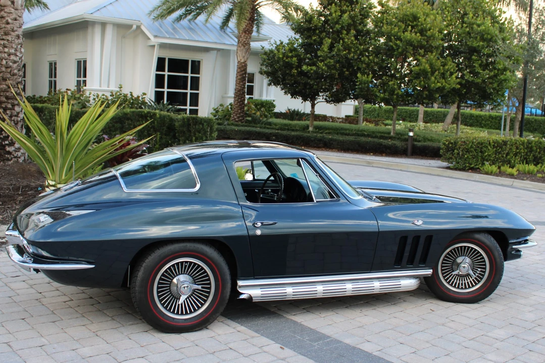 1966 Chevrolet Corvette C2 - Image 18 of 31