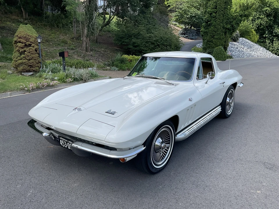 1966 Chevrolet Corvette C2 - Image 2 of 31