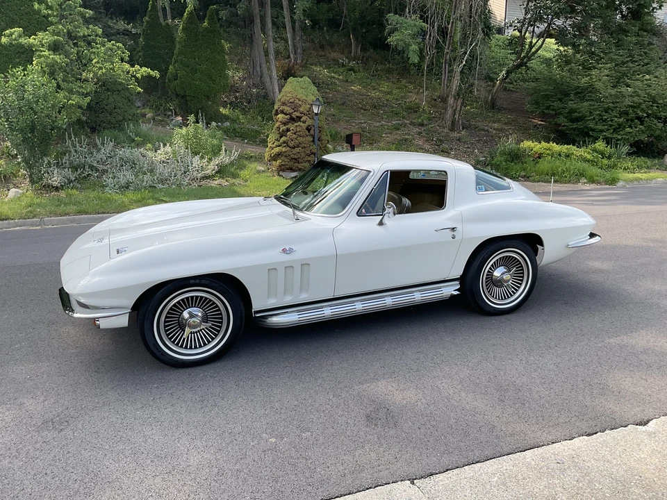 1966 Chevrolet Corvette C2 - Image 3 of 31