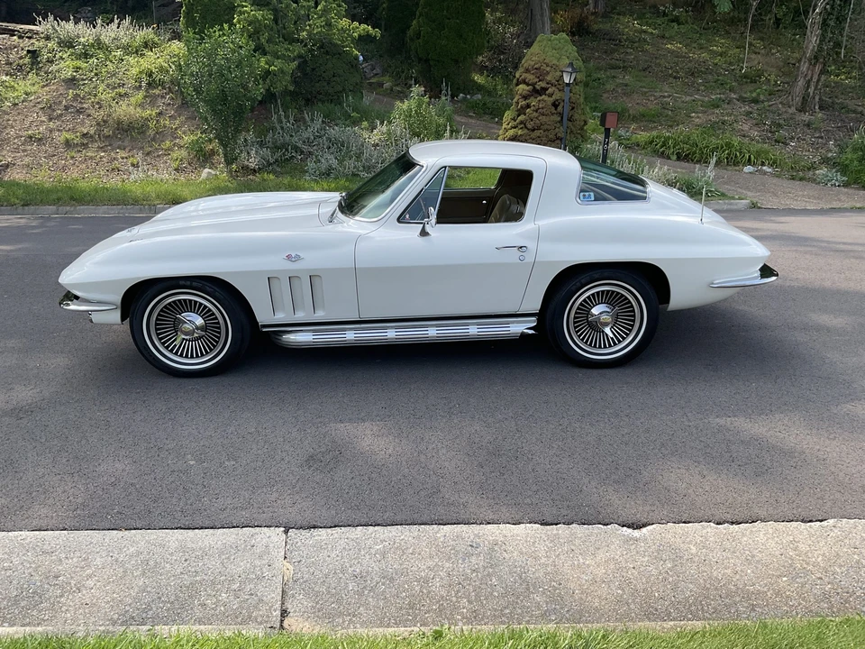 1966 Chevrolet Corvette C2 - Image 4 of 31