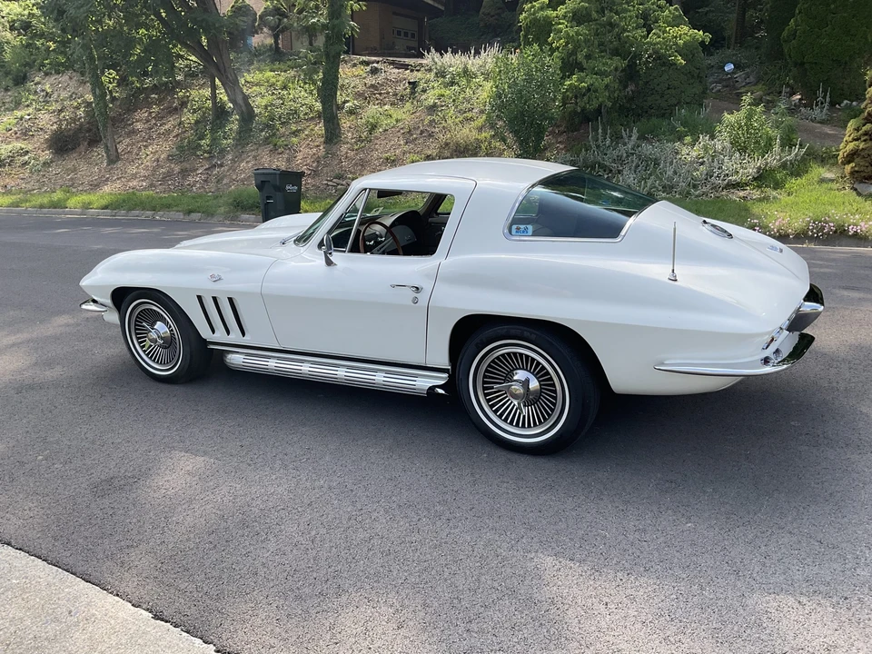 1966 Chevrolet Corvette C2 - Image 5 of 31