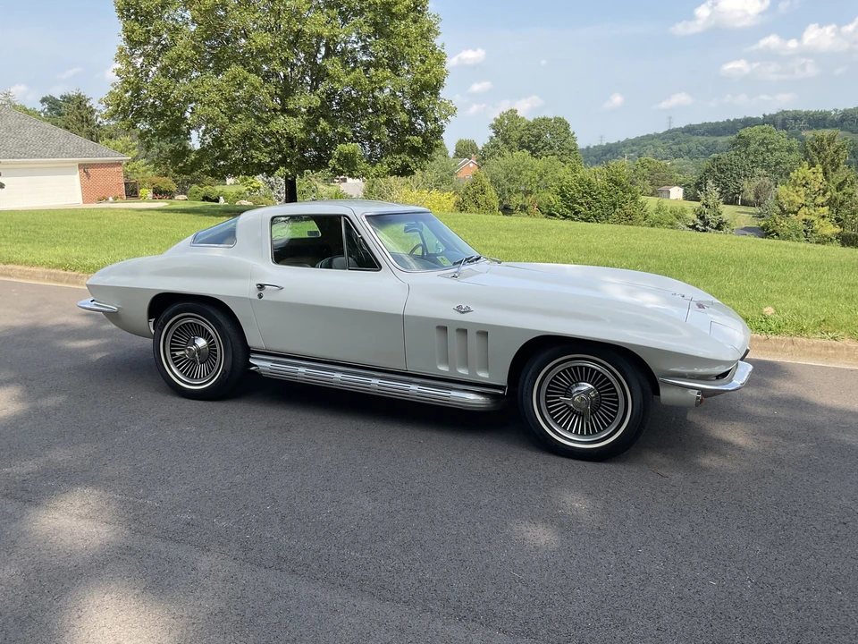 1966 Chevrolet Corvette C2 - Image 11 of 31