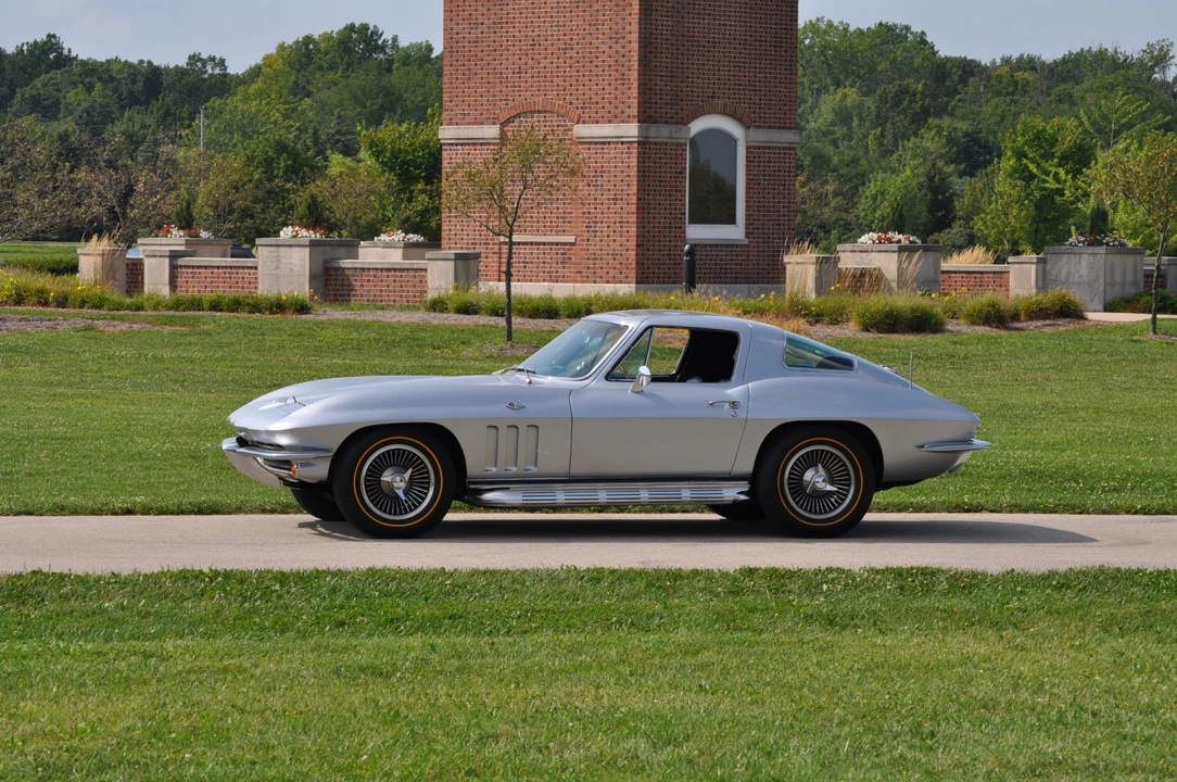 1966 Chevrolet Corvette C2 - Image 18 of 31