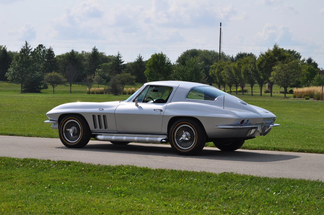 1966 Chevrolet Corvette C2 - Image 19 of 31