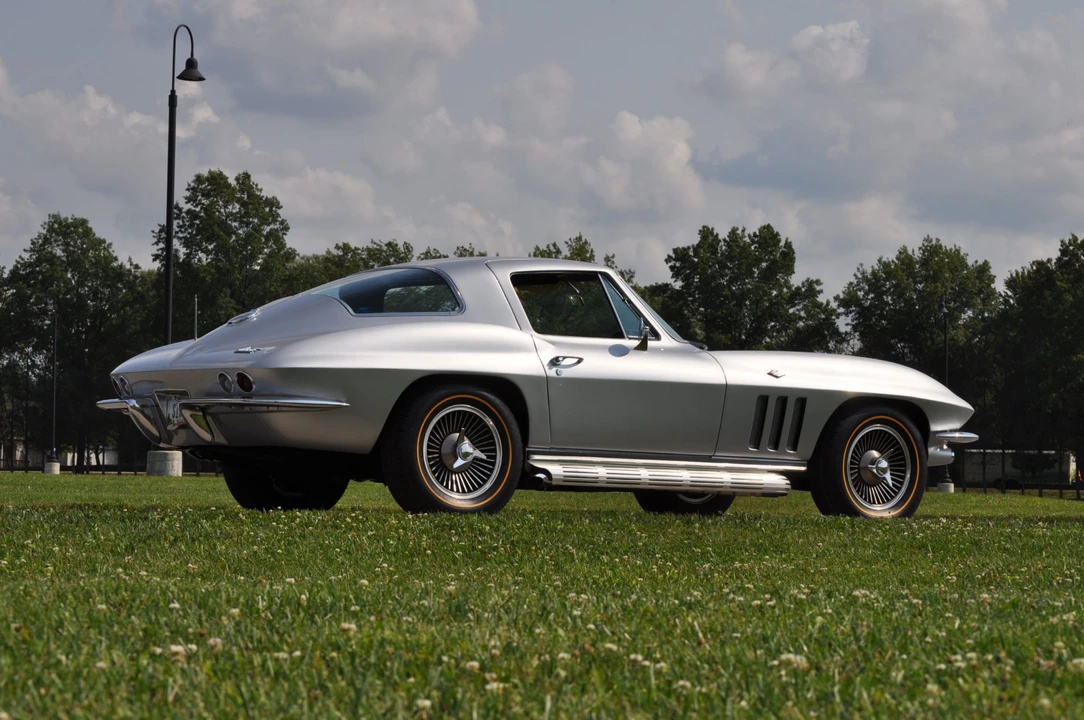 1966 Chevrolet Corvette C2 - Image 2 of 31