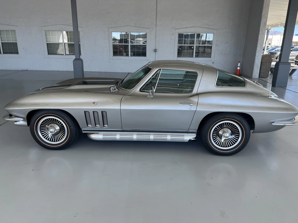 1966 Chevrolet Corvette C2 - Image 6 of 31