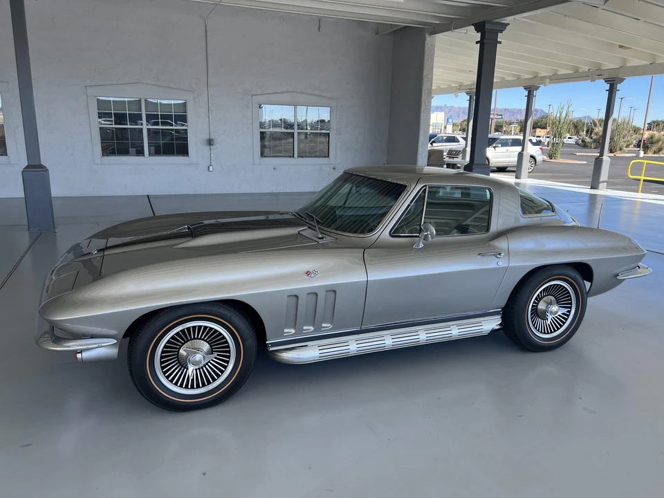 1966 Chevrolet Corvette C2 - Image 5 of 31