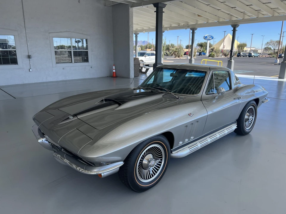 1966 Chevrolet Corvette C2 - Image 3 of 31