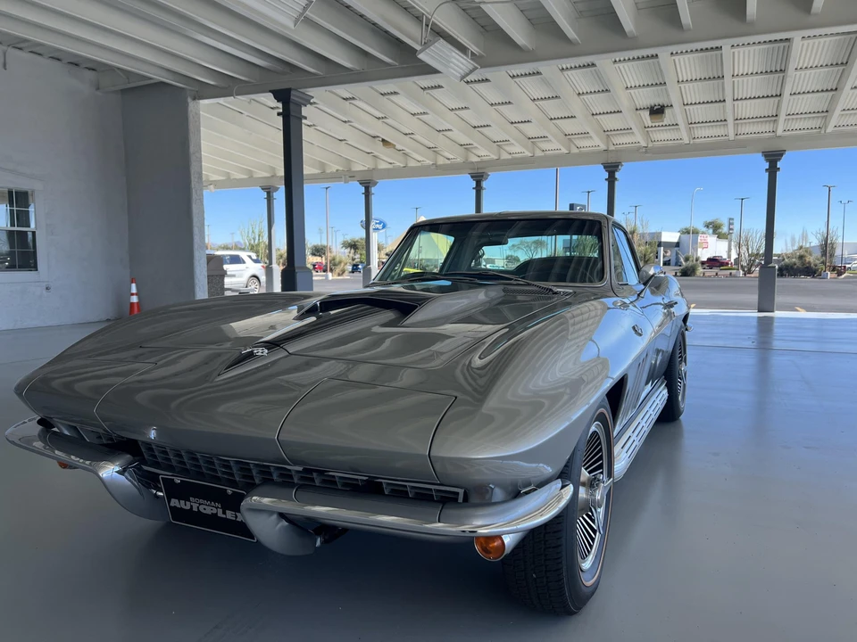 1966 Chevrolet Corvette C2 - Image 2 of 31