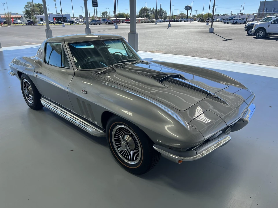 1966 Chevrolet Corvette C2 - Image 16 of 31