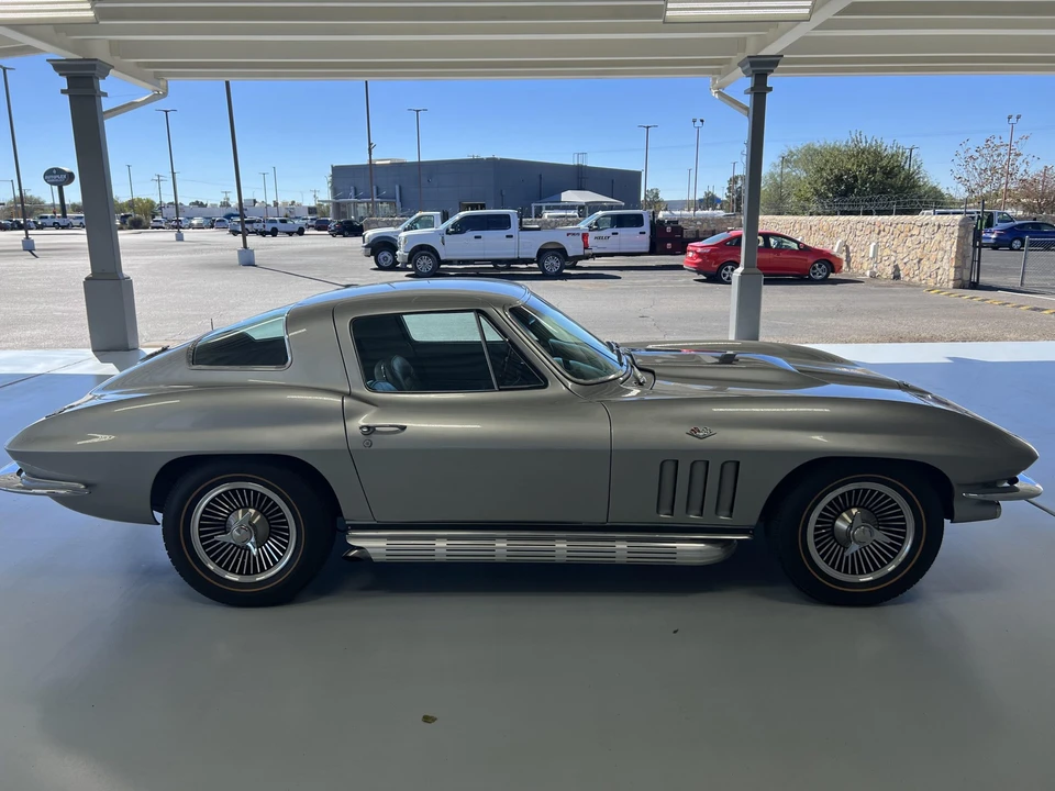 1966 Chevrolet Corvette C2 - Image 14 of 31