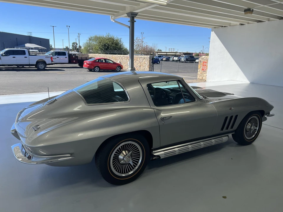 1966 Chevrolet Corvette C2 - Image 13 of 31