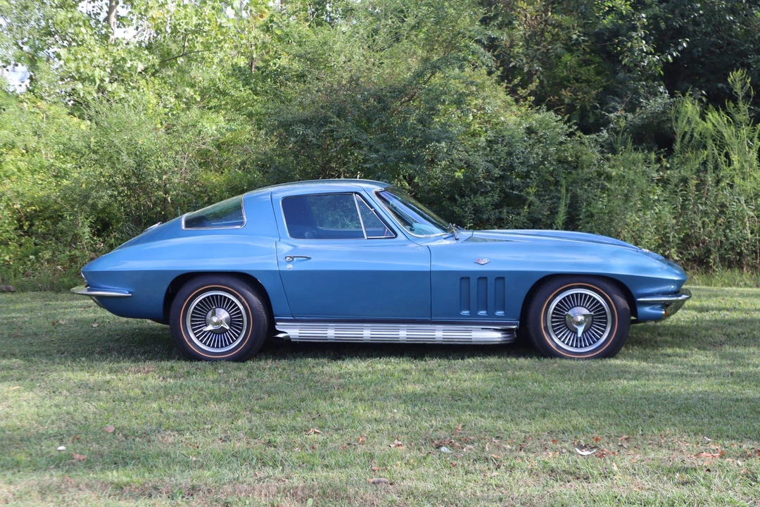 1966 Chevrolet Corvette C2 - Image 18 of 31