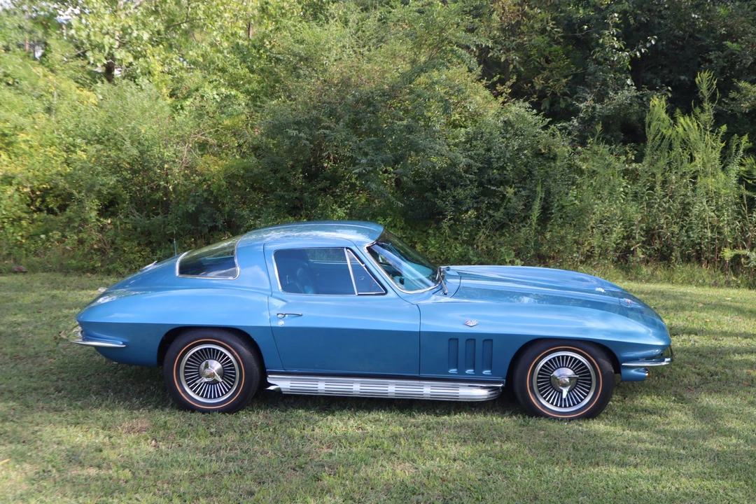 1966 Chevrolet Corvette C2 - Image 17 of 31
