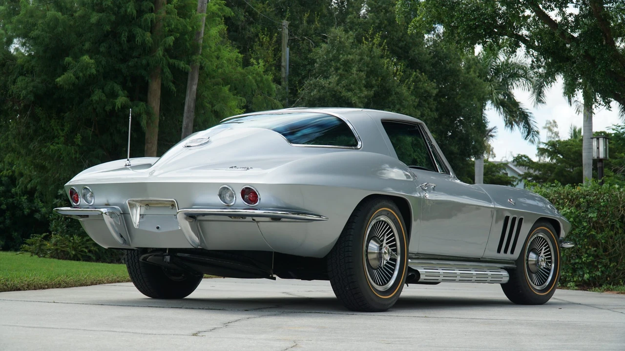 1966 Chevrolet Corvette C2 - Image 26 of 31