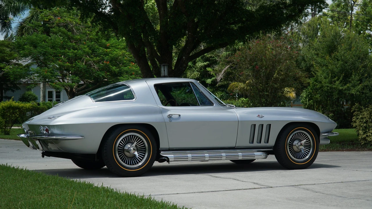 1966 Chevrolet Corvette C2 - Image 21 of 31