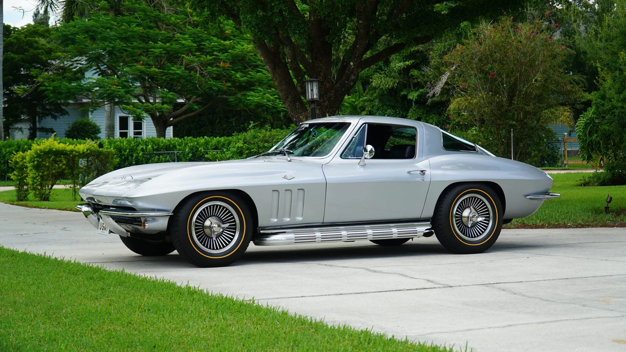 1966 Chevrolet Corvette C2 - Image 3 of 31