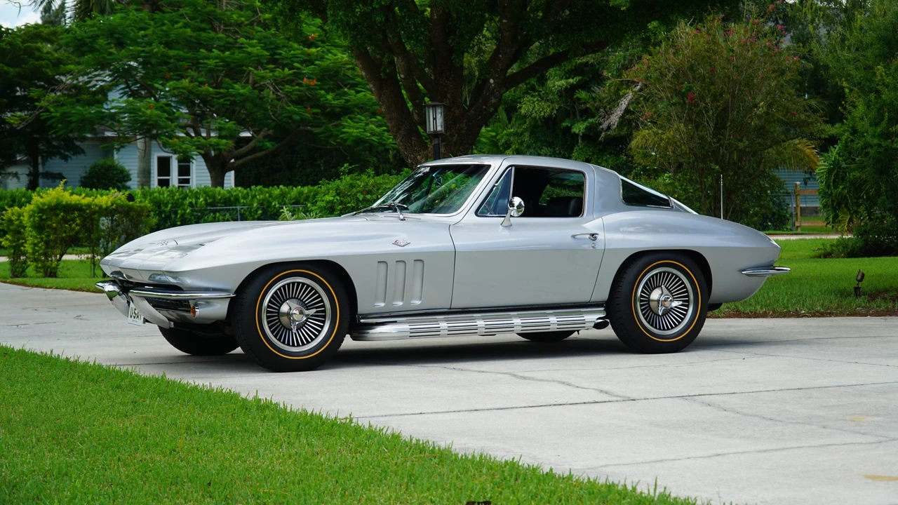 1966 Chevrolet Corvette C2 - Image 2 of 31