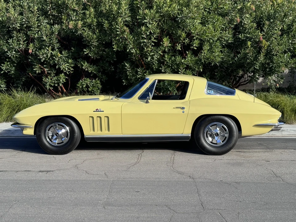 1966 Chevrolet Corvette C2 - Image 30 of 31