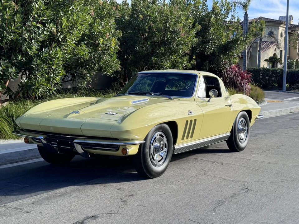 1966 Chevrolet Corvette C2 - Image 28 of 31