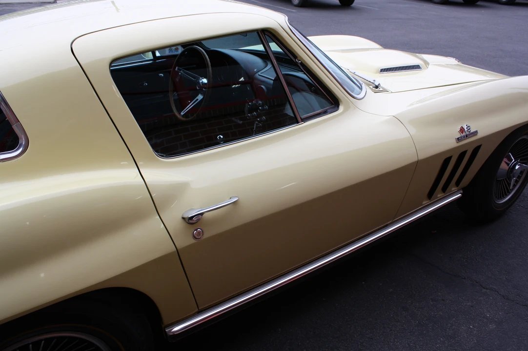 1966 Chevrolet Corvette C2 - Image 11 of 31