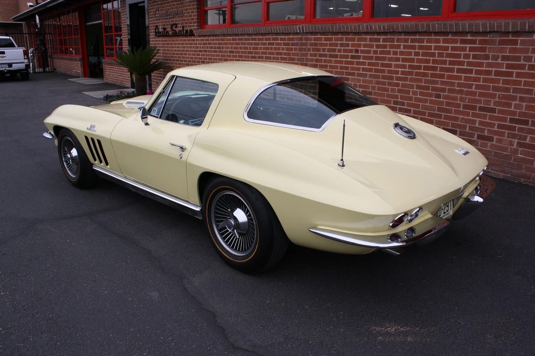 1966 Chevrolet Corvette C2 - Image 3 of 31