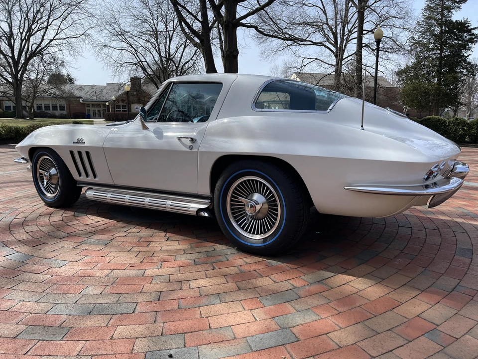 1966 Chevrolet Corvette C2 - Image 11 of 31