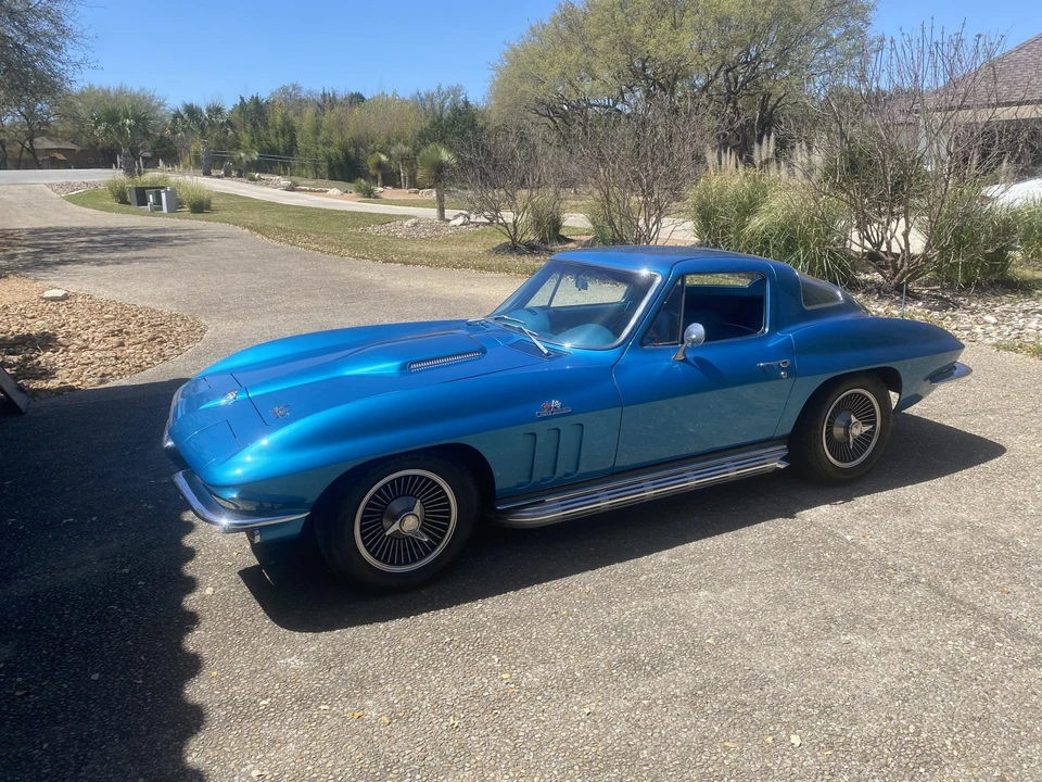 1966 Chevrolet Corvette C2 - Image 2 of 31