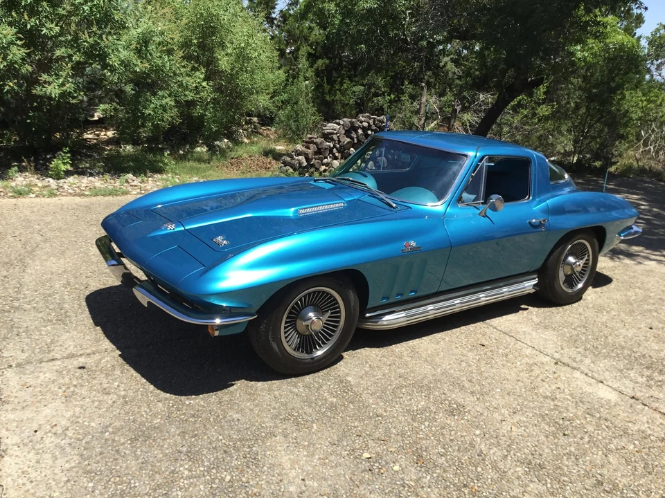1966 Chevrolet Corvette C2 - Image 3 of 31