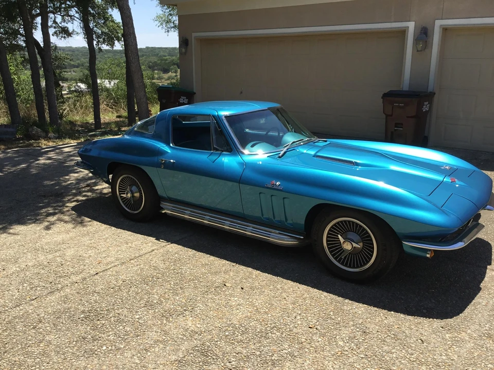 1966 Chevrolet Corvette C2 - Image 11 of 31