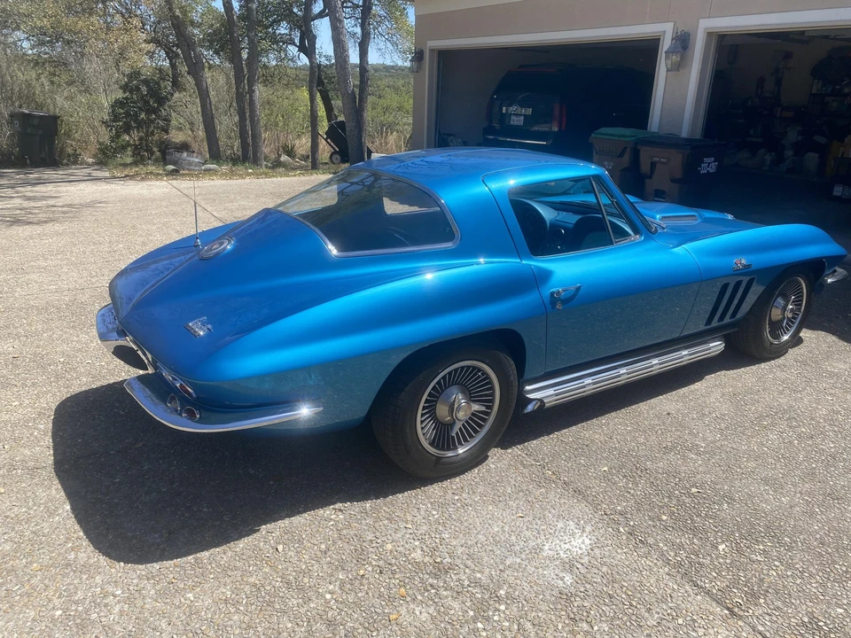1966 Chevrolet Corvette C2 - Image 13 of 31