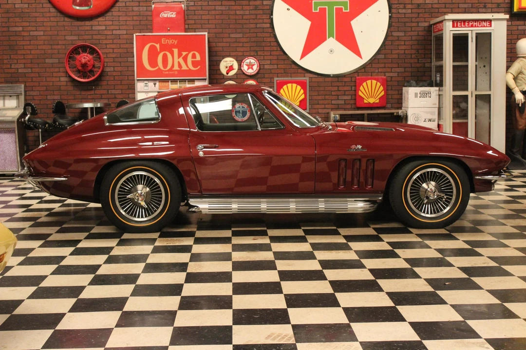 1966 Chevrolet Corvette C2 - Image 10 of 31