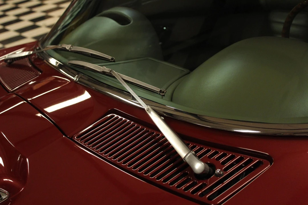1966 Chevrolet Corvette C2 - Image 24 of 31