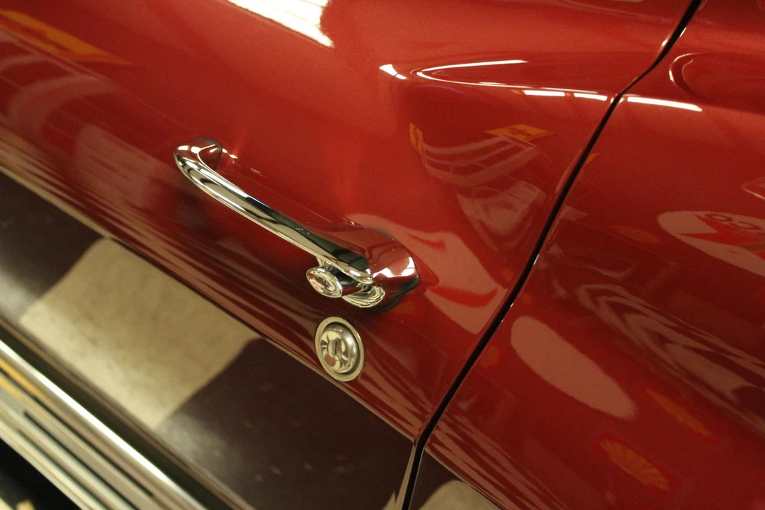 1966 Chevrolet Corvette C2 - Image 30 of 31