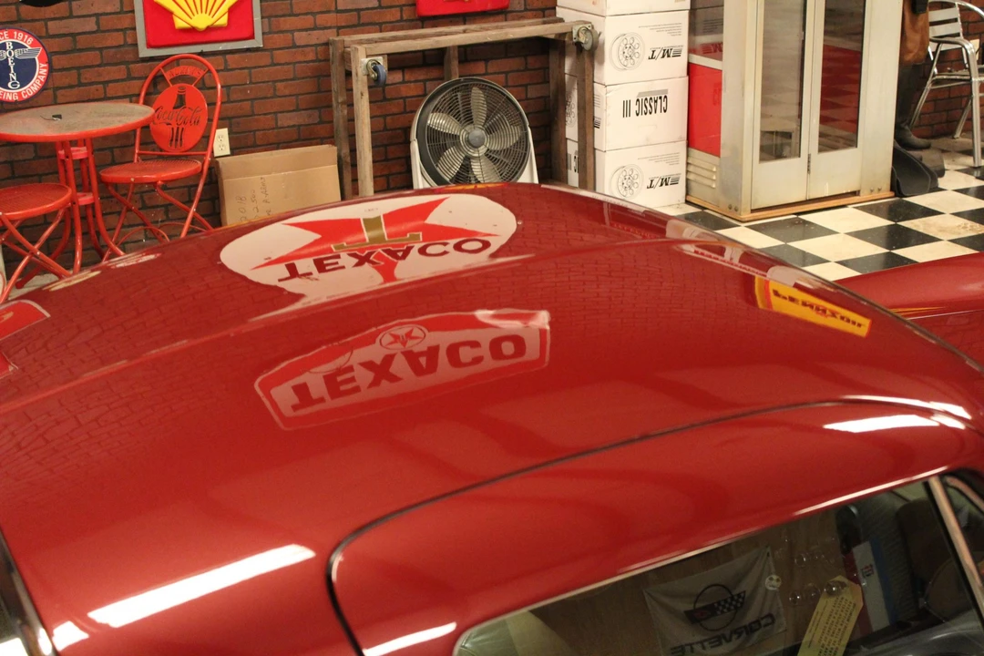 1966 Chevrolet Corvette C2 - Image 28 of 31