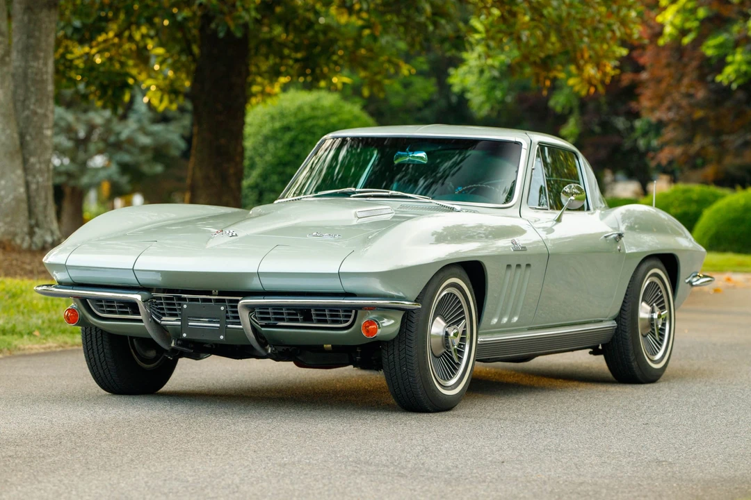 1966 Chevrolet Corvette C2 - Image 2 of 31