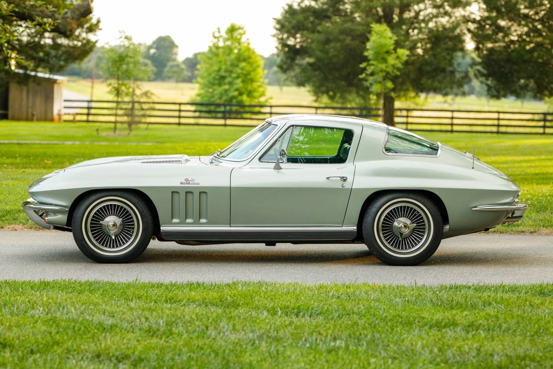 1966 Chevrolet Corvette C2 - Image 5 of 31