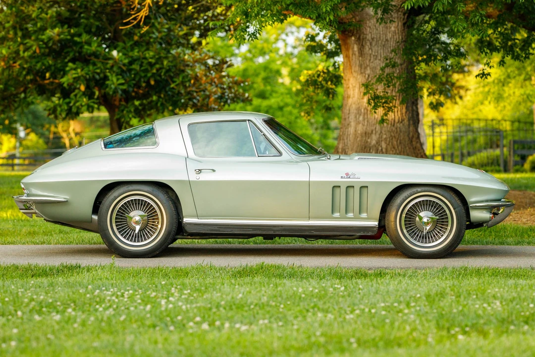 1966 Chevrolet Corvette C2 - Image 19 of 31