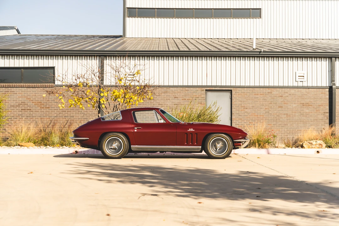 1966 Chevrolet Corvette C2 - Image 15 of 31